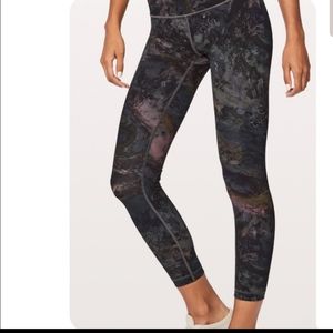 Lululemon Hi-rise Wunder Under 7/8 galaxy print